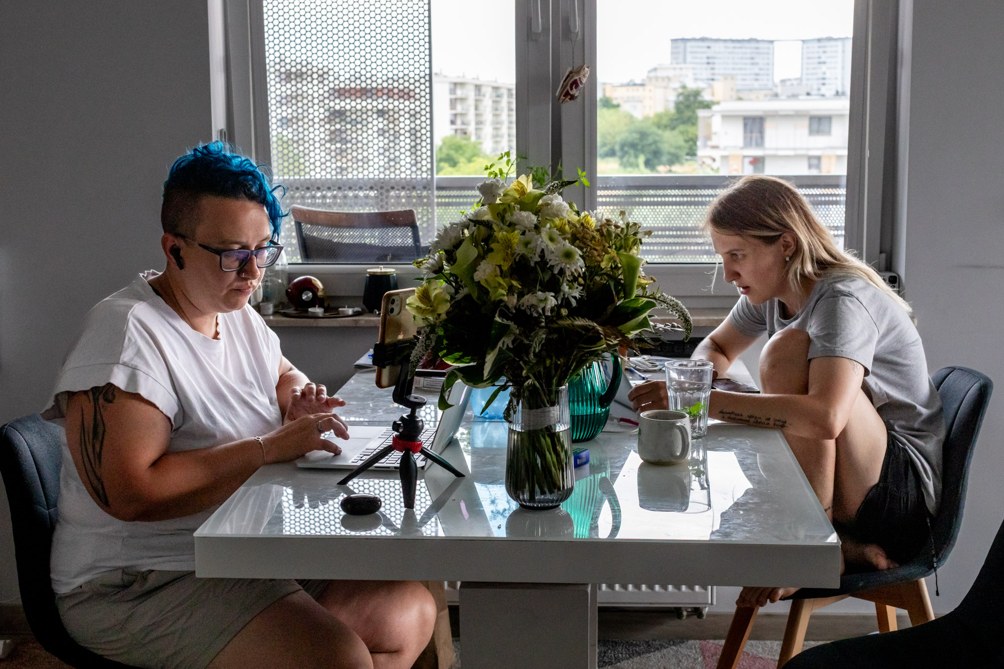 Nasta Bazar and Dasha Churko at home in Warsaw