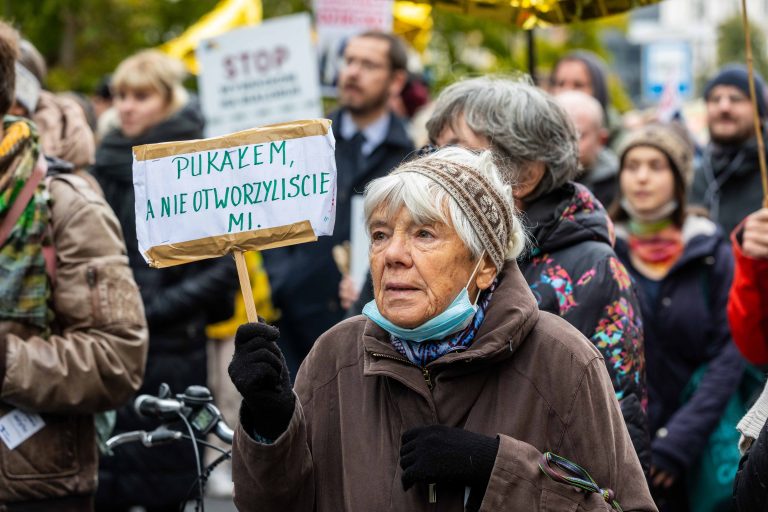 17 October 2021, Warsaw: a demonstration under the slogan ‘Stop torture at the borders’. The protest is a response to the dire situation facing refugees on the Polish-Belarusian border.