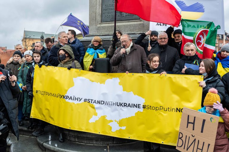 20 February 2022, Warsaw: a protest against Russian aggression in Ukraine. The Association of Ukrainians in Poland, together with the Citizens’ Committee for Solidarity with Ukraine, the Our Choice Foundation, the Ukrainian House in Warsaw, the Jacek Kuroń Educational Foundation and Płast Polska, invited everyone – Poles, Ukrainians and others who reject the prospect of war in the heart of Europe in the 21st century.