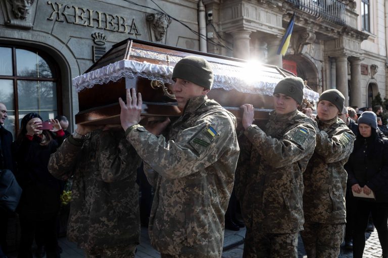 15 March 20022, Lviv. In the baroque garrison church of Saints Peter and Paul in Lviv, hundreds gathered to pay tribute to four soldiers (Ole Jaszczyszyn, Kyryl Wyszywani - Rostyslaw Romanczuk and Serhiy Melnyk lost his brother a few days earlier). All of them were among the 35 killed on Sunday as a result of the Russian air raid on the military base in Jaworów.