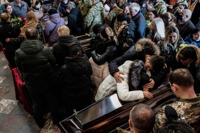 15 March 20022, Lviv. In the baroque garrison church of Saints Peter and Paul in Lviv, hundreds gathered to pay tribute to four soldiers (Ole Jaszczyszyn, Kyryl Wyszywani - Rostyslaw Romanczuk and Serhiy Melnyk lost his brother a few days earlier). All of them were among the 35 killed on Sunday as a result of the Russian air raid on the military base in Jaworów.