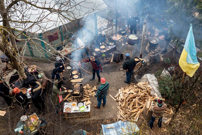 4 April 2022, distribution of meals at the Yuriy Drohobych Lviv Regional Academic Music and Drama Theatre.