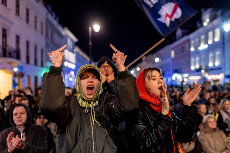8 March 2024, Warsaw, Nowy Świat Street. A group of Amnesty International activists.  March to April 2024. Activists are holding banners reading, among other things: “The decision belongs to the woman” and “Women’s rights are human rights”.