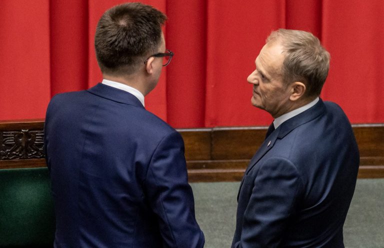 12 December 2023, Warsaw. Continuation of the first sitting of the 10th term of the Sejm. Prime Minister Donald Tusk presented his policy statement and the composition of the Council of Ministers, and the Sejm granted his government a vote of confidence. Below: Donald Tusk talks to Sejm Marshal Szymon Hołownia of Polska 2050.
