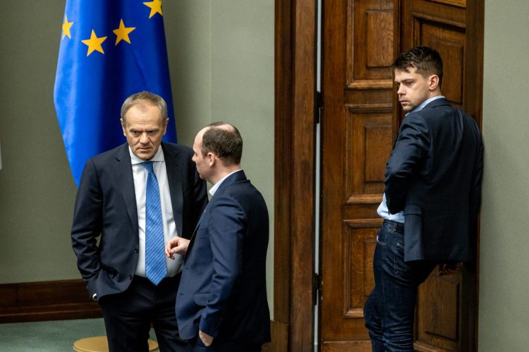 22 February 2024, Warsaw. The 6th sitting of the Parliament of the 10th term. Below: Prime Minister Donald Tusk among members of the government and MPs from the Civic Coalition during the Sejm sitting.